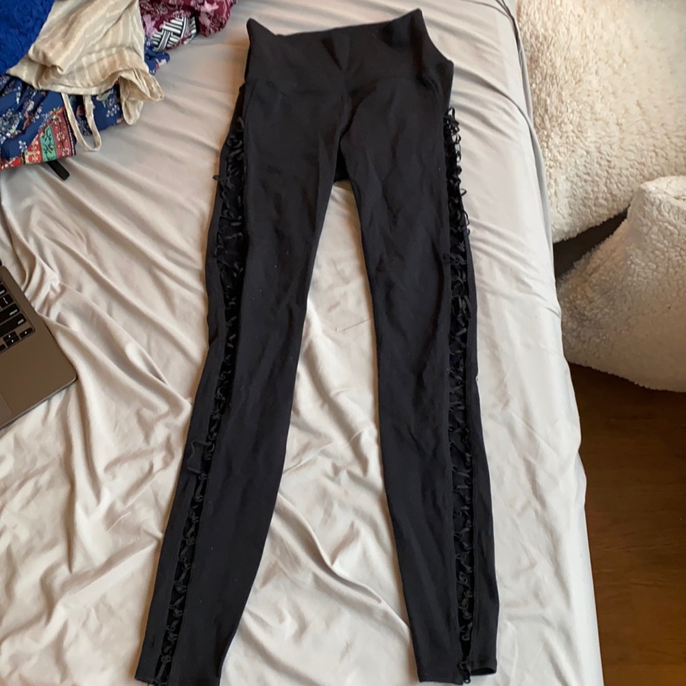Alo yoga lace up leggings